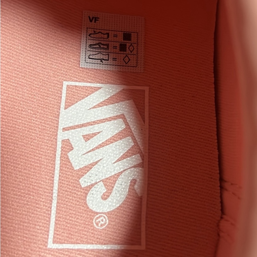 Vans - Picture 3 of 6